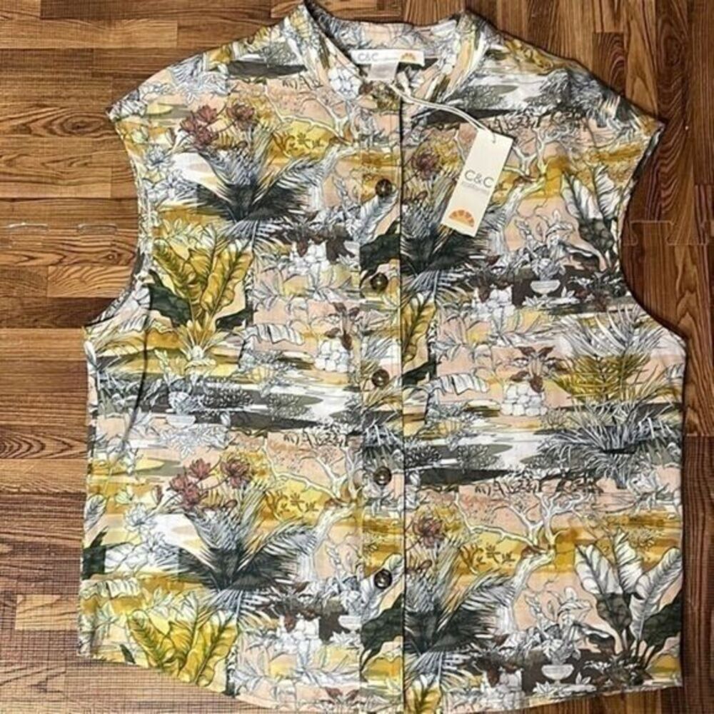C&C California women’s sleeveless blouse. Size XS. NWT